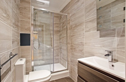 Winchester Apartment | Right in the heart of Winchester with Castle View