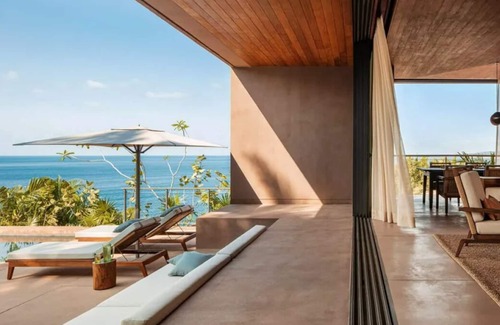 Lo de Marcos House | Right On The Beach! Balcony, Outdoor Pools, Free Breakfast, Free Parking!