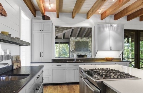 Gainesville Cottage | Right on the water