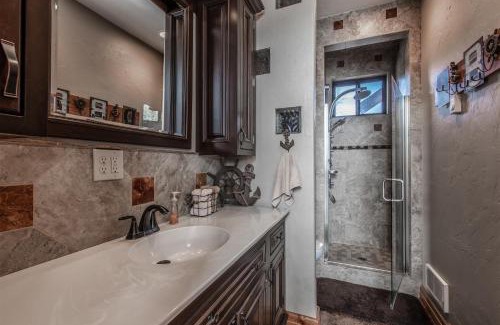 Laclede House | Riley Creek