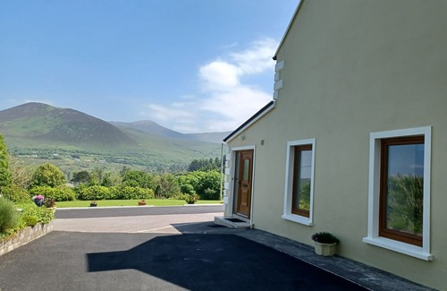 Kells House | Ring of Kerry Holiday Home with Mountain & Sea Views