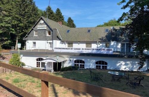 Nuerburg Bed & Breakfast | Ringhaus - Home of Silver Arrows