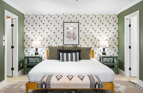 Paradise Valley Village House | Rio Resort Kierland Pool Hot tub Mini Golf Fun