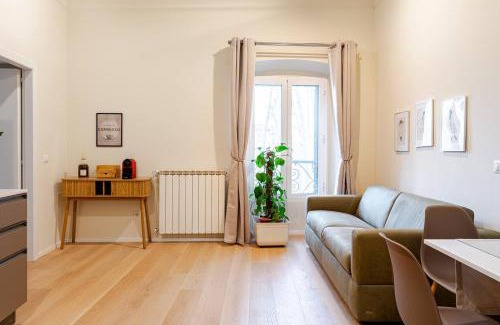 Rione IV Campo Marzio House | Ripetta Views Luxury room and suite
