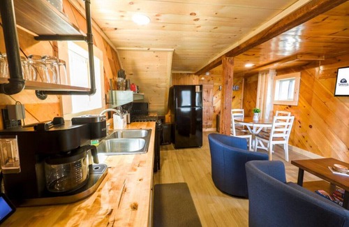 Northeast Somerset Cabin | Ripple - Cabin 3 · Lawrence's Lakeside Cabins | Kayaks and Arcade Game