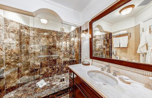Ayers Cliff Hotel | Ripplecove Hotel & Spa