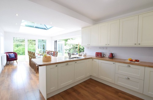 Walberswick Cottage | RIPPLEWAY, WALBERSWICK, pet friendly, with open fire in Walberswick