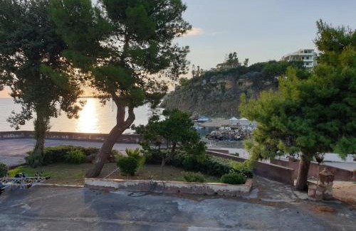 Costa Saracena-Castelluccio Apartment | Rising Moon A