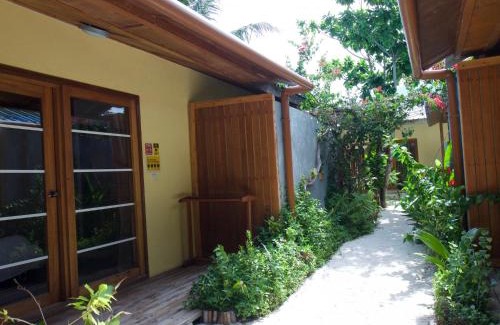 Thinadhoo Bed & Breakfast | RISING SUN BEACH VIEW