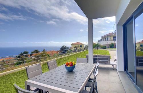 Gaula Villa | Rising Sun Villa by LovelyStay