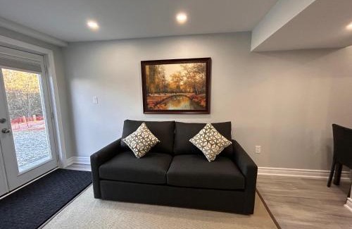 Whitby House | Rita's Kunjo - 2BR, 3BD, 2WR, Full Ktchn, Living