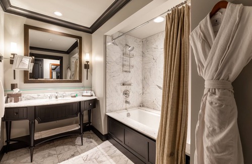 Avon Resort | Ritz-Carlton Bachelor Gulch King Suite. Unmatched Luxury