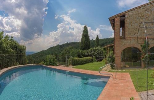 Arezzo Villa | Ritzy Villa on a Wine Estate in Arezzo with Pool