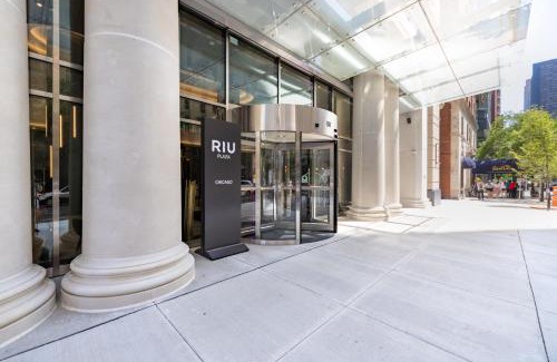 Streeterville Hotel | Riu Plaza Chicago