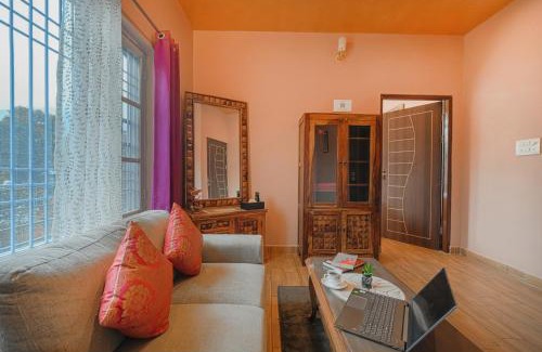 Sidhpur Villa | Riva Dreams 2-BHK Retreat with Hill Views & Lush Garden