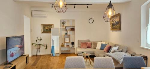 Ljubljana City Centre Apartment | Riva Residence in Old Town Ljubljana by the Cobblers' Bridge