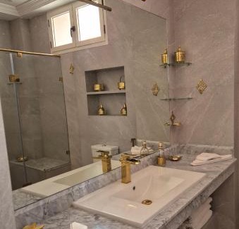 Aguergour House | Rive Du Lac