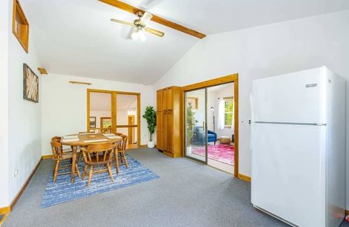 Berkeley Springs Cabin | River Access Cabin with Hot Tub, Fire Pit & WiFi!