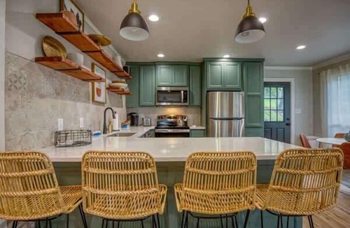 Kyle House | River Access | Pet Friendly | Fishing | Sleeps 5