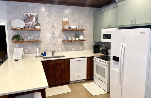Kyle House | River Access | Pet Friendly | Fishing | Sleeps 4