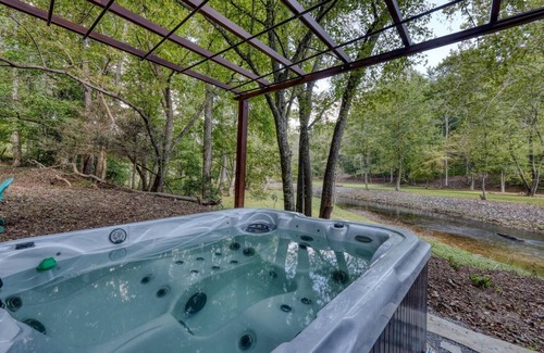 Suches Cabin | River Ben - 2-bedroom cabin in serene Suches with AC