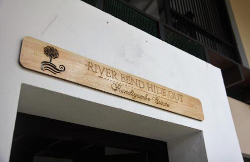Bulathsinhala Cabin | River Bend Hideout