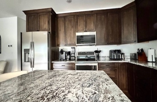 Harpers Ferry House | River Bluff Getaway- Entire Home/4BR, 3BA/Bluff Views, 2 Kitchens, 2 Laundry