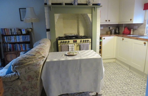 Tewkesbury Cottage | RIVER COTTAGE, pet friendly, character holiday cottage in Tewkesbury