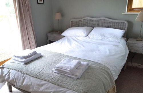 Woodbridge House | River Cottage - Stunning estuary views