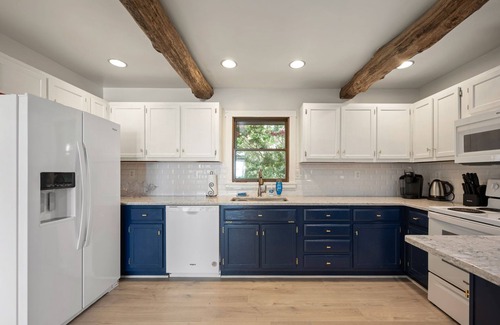 Issue House | River Front Colonial Beach Private Beach & Dock