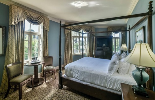 Harbor Town Hotel | River Inn of Harbor Town