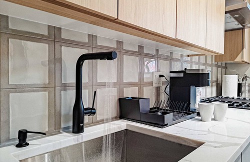Downtown Chicago Apartment | River North Rooftop With In and Out Parking 5