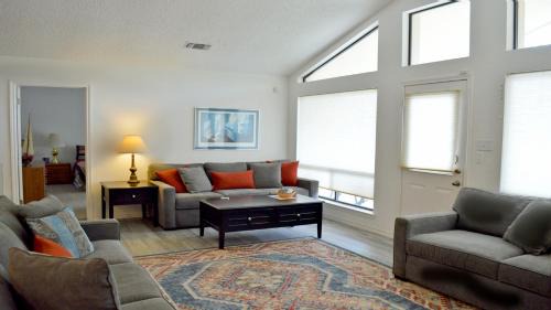 Kingsland House | River Oaks R&R