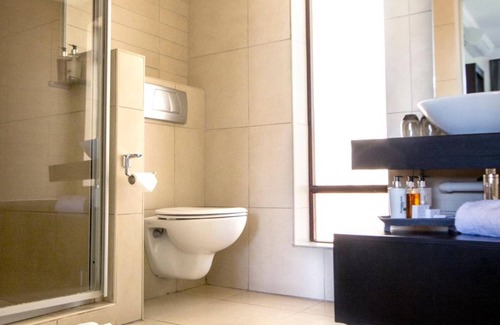 Upington House | River Place Manor