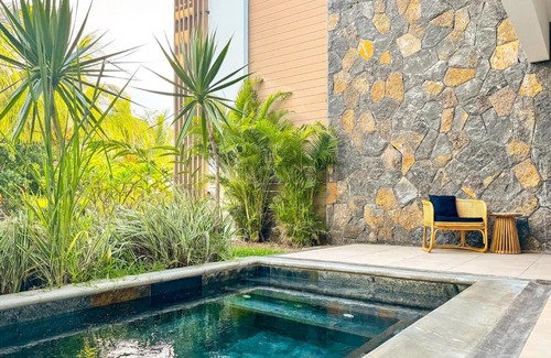 La Mivoie Apartment | River & Pool Oasis - Modern 159sqm Apt, Mauritius