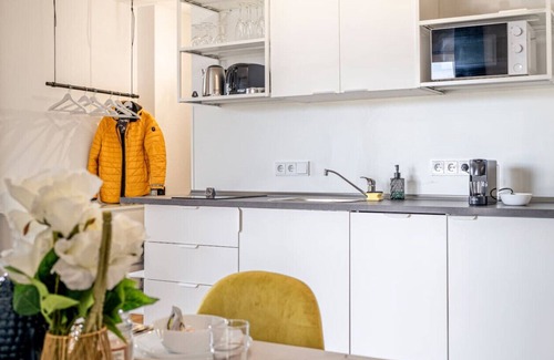 Niedergirmes Apartment | River Prime Studio 5min to HBF