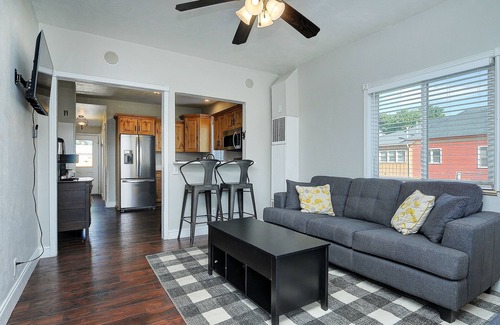 Salida House | River R&R Historic mountain views. Ski Monarch 25 miles. Blocks from downtown.