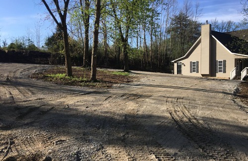 Farmers House | River Retreat- Newly Remodeled Cottage On The River And Minutes From Cave Run