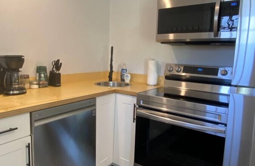 Clearwater House | River's Edge Gabbro Suite