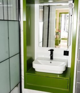 Ardesen Hotel | River Side TinyHouse