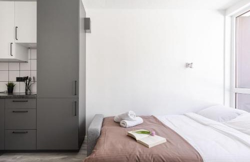 Business District Apartment | River To The City - Studio 7a Apartment