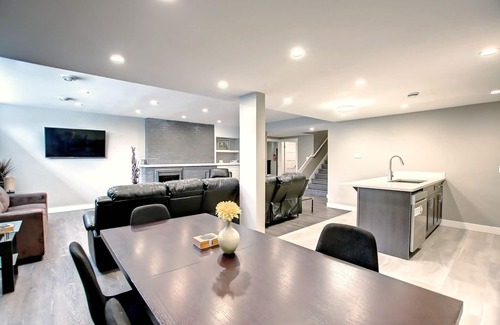 Northeast Edmonton House | River Valley Modern High End Suite