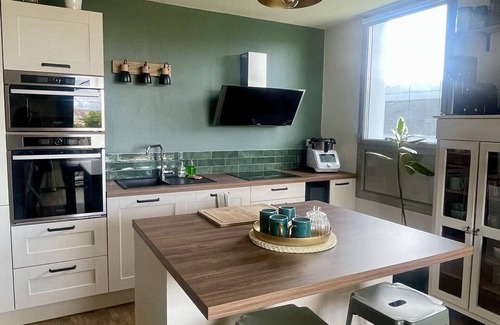 Republique - Les Ponts Apartment | River View, Nantes Island, flat for 4