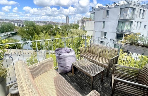 Republique - Les Ponts Apartment | River View, Nantes Island, flat for 4