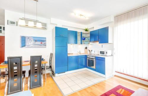 Vizafogo Apartment | River View - Sunny - Comfy