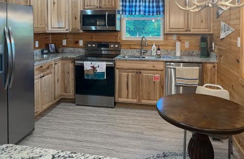 Tazewell House | Riverbend Retreat