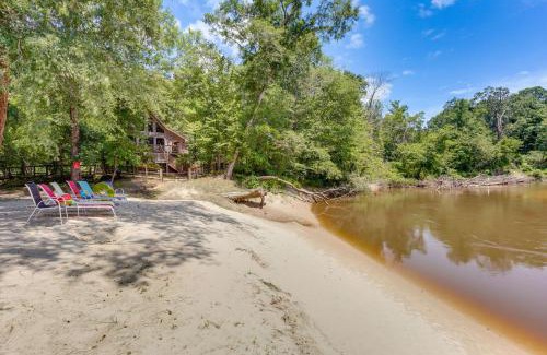 Seminary House | Riverfront Cabin with Outdoor Oasis in Seminary!