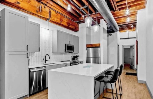 Downtown St. Louis Apartment | Riverfront DWTN Loft - W/D- Gated Parking