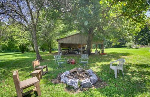Lexington House | Riverfront Home (Apartment and Bar)
