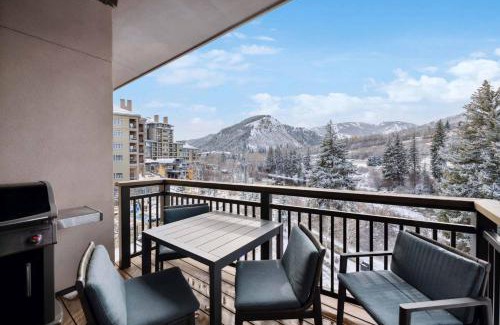 Avon Apartment | Riverfront Lodge 308 by East West Hospitality
